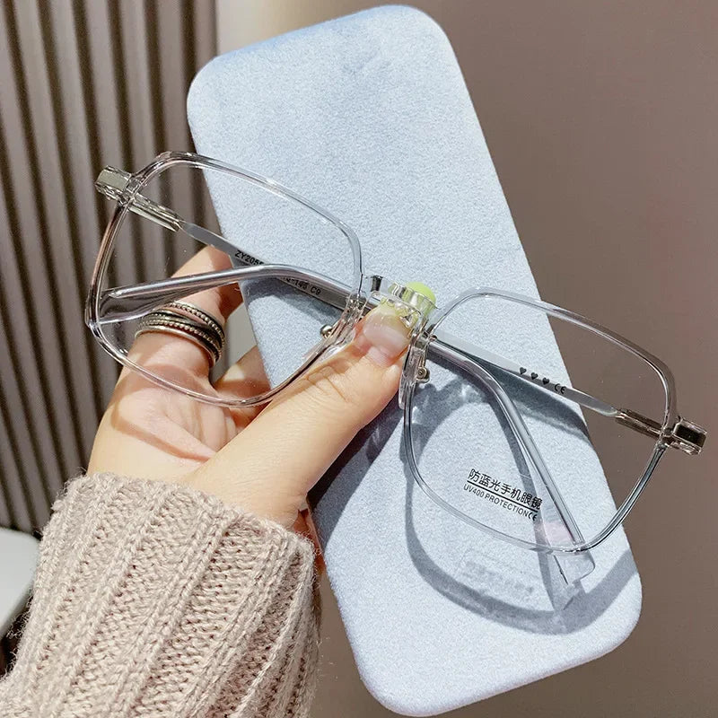 Trendy Fashionable Reading Glasses Women anti Blue Light Presbyopia Eyewear High-Definition Unisex Transparent Frame Eyeglasses