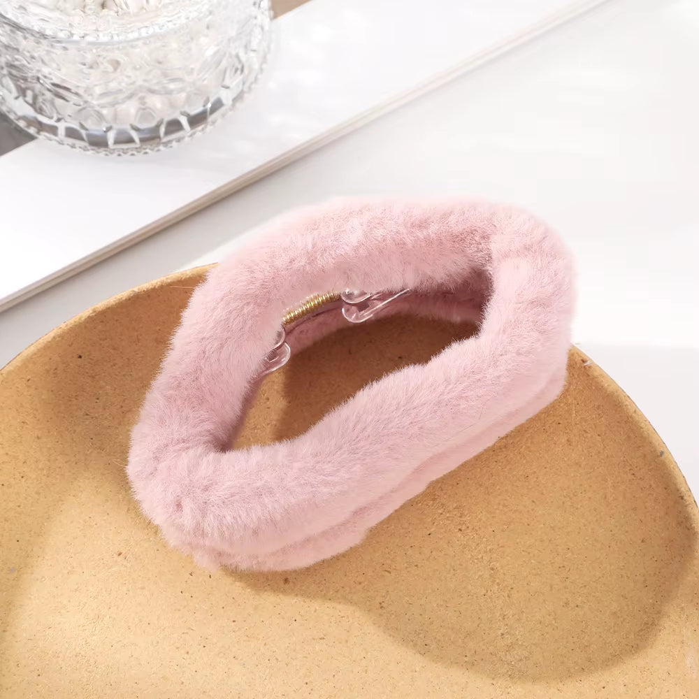 14Cm Large Hair Claw Fashion Plush Big Crab Hair Clip for Women Back Clip for Thick Hair Cute Plush Ponytail Hair Accessories